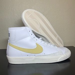 Nike Blazer Mid 77